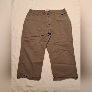 Jamaica Bay Caribbean Joe women's size 20 W light olive cropped pants, GUC